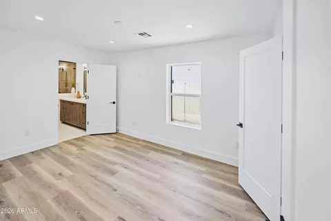 Bedroom - 6830 N 10th Pl, Phoenix, AZ 85014 photo 4 of 4