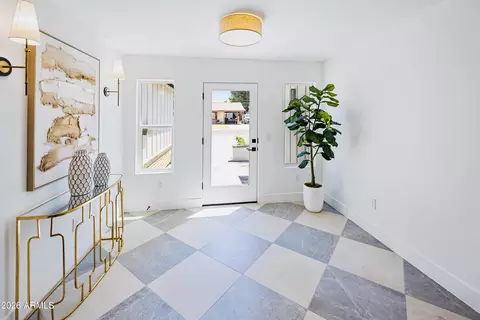Entry Way - 6830 N 10th Pl, Phoenix, AZ 85014 photo 1 of 1
