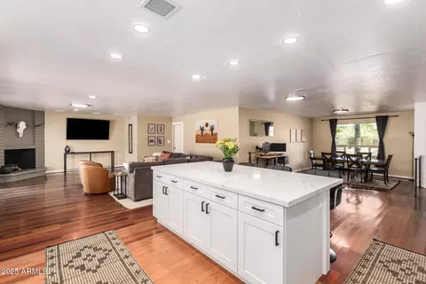 Kitchen - 3142 E Altadena Ave, Phoenix, AZ 85028 photo 4 of 4