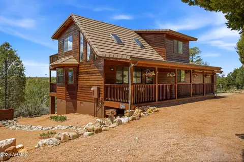 2806 Skyhawk Dr, Overgaard, AZ 85933