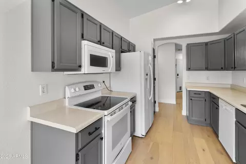 3404 E Lavey Ln, Phoenix, AZ 85032 photo 12