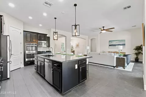 Kitchen - 3850 E Carob Dr, Gilbert, AZ 85298 photo 3 of 5