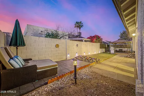 Exterior - 916 E Bluefield Ave, Phoenix, AZ 85022 photo 7 of 11