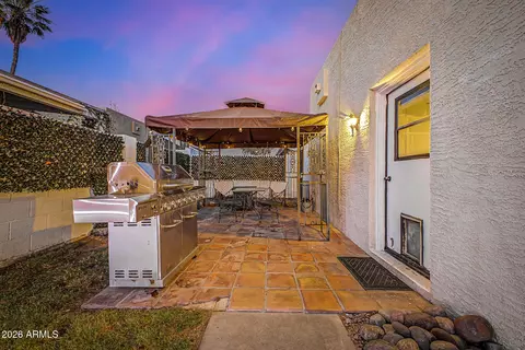 Exterior - 916 E Bluefield Ave, Phoenix, AZ 85022 photo 6 of 11