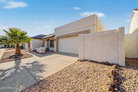Exterior - 916 E Bluefield Ave, Phoenix, AZ 85022 photo 3 of 11