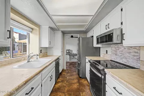 Kitchen - 916 E Bluefield Ave, Phoenix, AZ 85022 photo 2 of 2