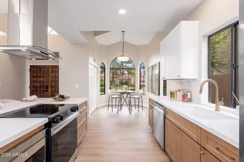 Kitchen - 4125 E Cortez St, Phoenix, AZ 85028 photo 4 of 5