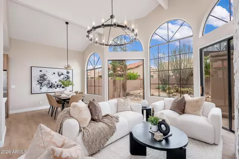 Living - 4125 E Cortez St, Phoenix, AZ 85028 photo 2 of 2