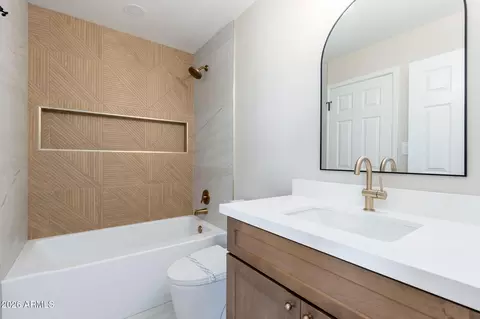 Bath - 4125 E Cortez St, Phoenix, AZ 85028 photo 3 of 3