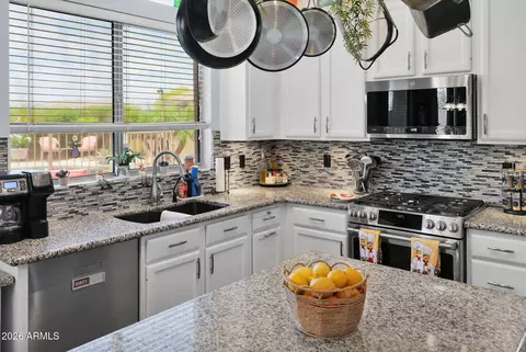 Kitchen - 7807 E Red Hawk Cir, Mesa, AZ 85207 photo 3 of 5