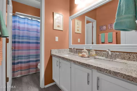 Bath - 7807 E Red Hawk Cir, Mesa, AZ 85207 photo 4 of 4
