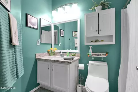 Bath - 7807 E Red Hawk Cir, Mesa, AZ 85207 photo 1 of 4