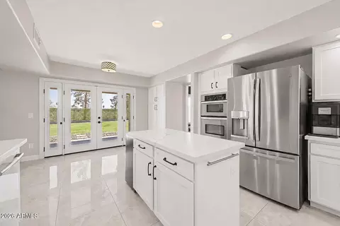 Kitchen - 2535 E Saratoga St, Gilbert, AZ 85296 photo 3 of 5