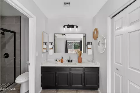 Bath - 1633 E Lakeside Dr #25, Gilbert, AZ 85234 photo 2 of 3