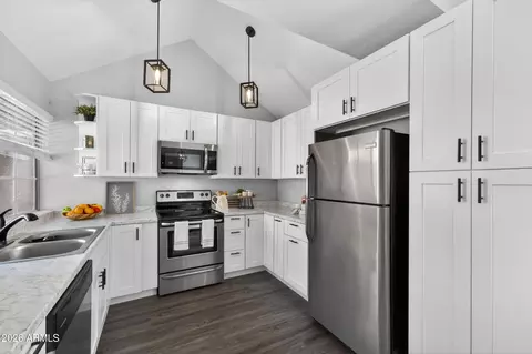Kitchen - 1633 E Lakeside Dr #25, Gilbert, AZ 85234 photo 2 of 4