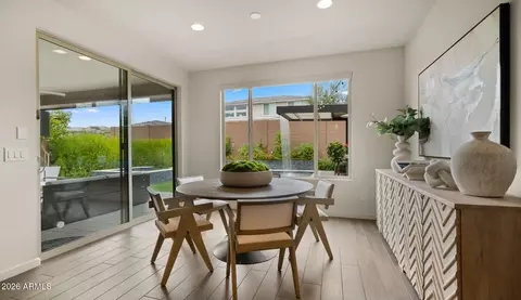 Dining - 5946 E Abraham Ln, Phoenix, AZ 85054 photo 1 of 3