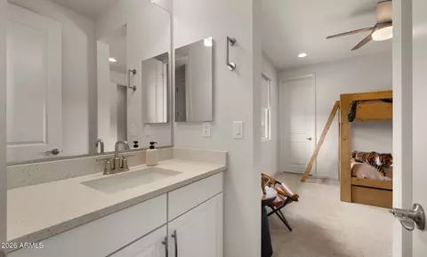 Bath - 5946 E Abraham Ln, Phoenix, AZ 85054 photo 5 of 6