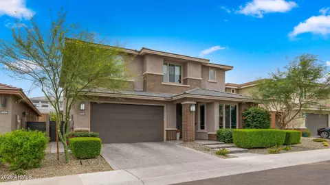 Exterior - 5946 E Abraham Ln, Phoenix, AZ 85054 photo 2 of 7