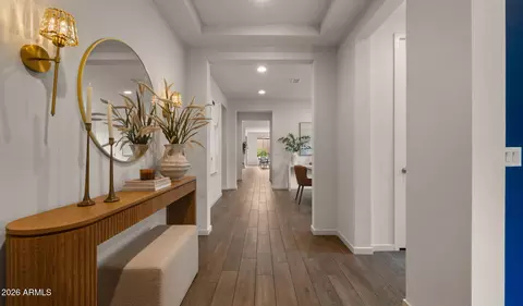 Entry Way - 5946 E Abraham Ln, Phoenix, AZ 85054 photo 1 of 10