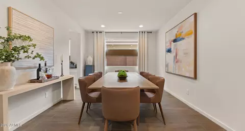 Dining - 5946 E Abraham Ln, Phoenix, AZ 85054 photo 3 of 3