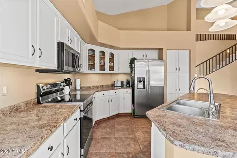 Kitchen - 4069 E Breckenridge Way, Gilbert, AZ 85234 photo 5 of 5