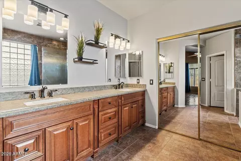 Bath - 4069 E Breckenridge Way, Gilbert, AZ 85234 photo 1 of 4