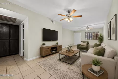 Living - 3301 Earll Dr #120, Phoenix, AZ 85018 photo 1 of 3