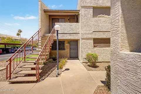 3301 Earll Dr #120, Phoenix, AZ 85018