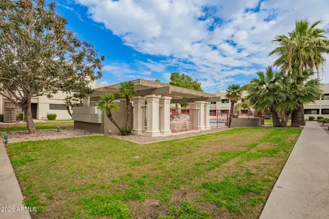 Exterior - 3301 Earll Dr #120, Phoenix, AZ 85018 photo 4 of 6