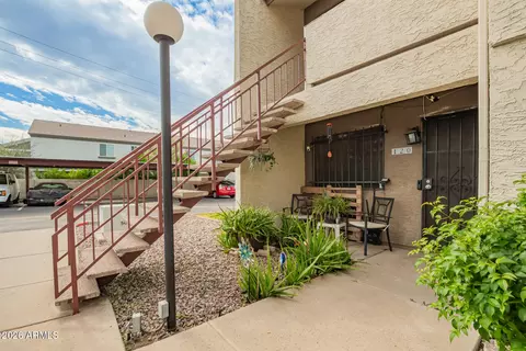 3301 Earll Dr #120, Phoenix, AZ 85018
