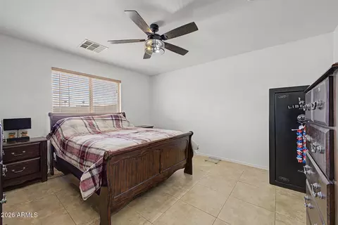 Bedroom - 6929 S 11th Dr, Phoenix, AZ 85041 photo 1 of 5