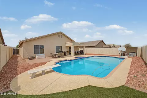 Exterior - 6929 S 11th Dr, Phoenix, AZ 85041 photo 12 of 14