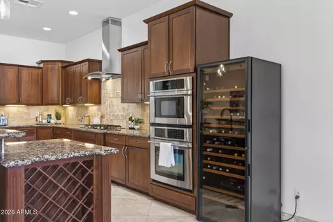 Kitchen - 1343 E Lupine Ave, Phoenix, AZ 85020 photo 4 of 8