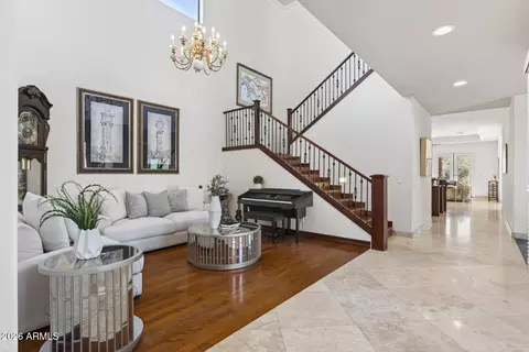 Entry Way - 1343 E Lupine Ave, Phoenix, AZ 85020 photo 4 of 10