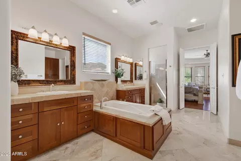 Bath - 1343 E Lupine Ave, Phoenix, AZ 85020 photo 3 of 6