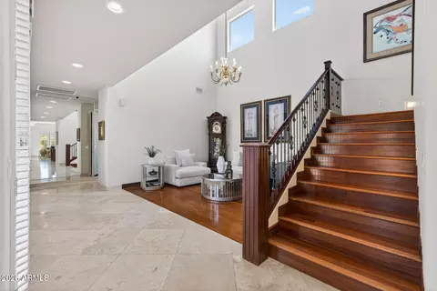 Entry Way - 1343 E Lupine Ave, Phoenix, AZ 85020 photo 3 of 10