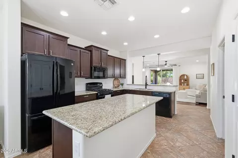 Kitchen - 4444 E Saint John Rd, Phoenix, AZ 85032 photo 7 of 7