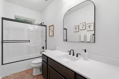Bath - 4444 E Saint John Rd, Phoenix, AZ 85032 photo 4 of 4