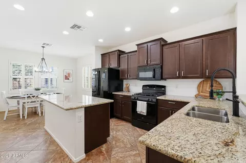Kitchen - 4444 E Saint John Rd, Phoenix, AZ 85032 photo 2 of 7