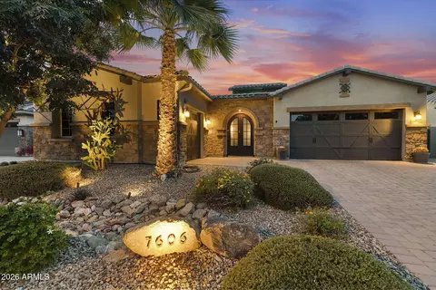 7606 S Penrose Dr, Gilbert, AZ 85298