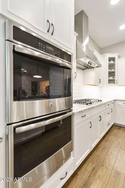 Kitchen - 7606 S Penrose Dr, Gilbert, AZ 85298 photo 6 of 8
