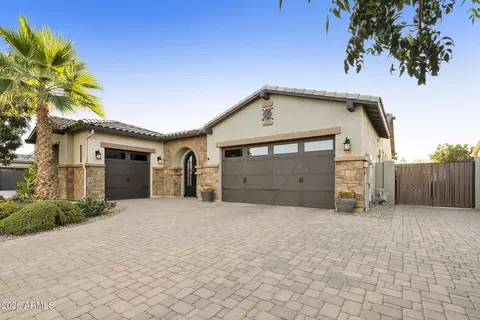 Exterior - 7606 S Penrose Dr, Gilbert, AZ 85298 photo 4 of 26