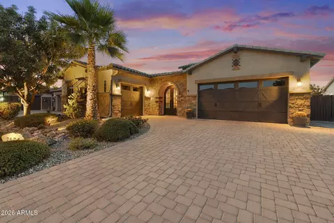 Exterior - 7606 S Penrose Dr, Gilbert, AZ 85298 photo 2 of 26
