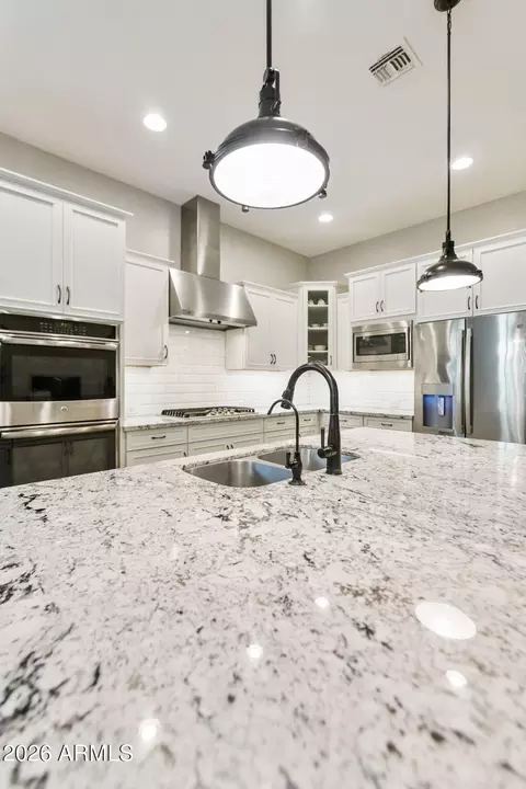 Kitchen - 7606 S Penrose Dr, Gilbert, AZ 85298 photo 7 of 8