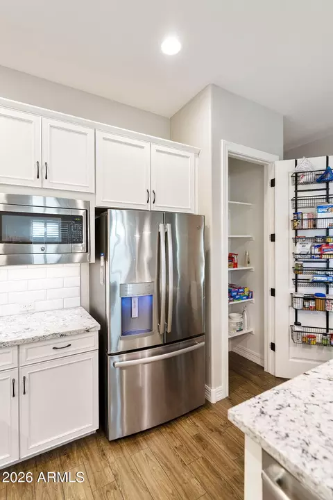 Kitchen - 7606 S Penrose Dr, Gilbert, AZ 85298 photo 8 of 8