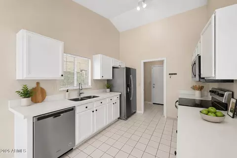 Kitchen - 10237 W Windsor Blvd, Glendale, AZ 85307 photo 2 of 2