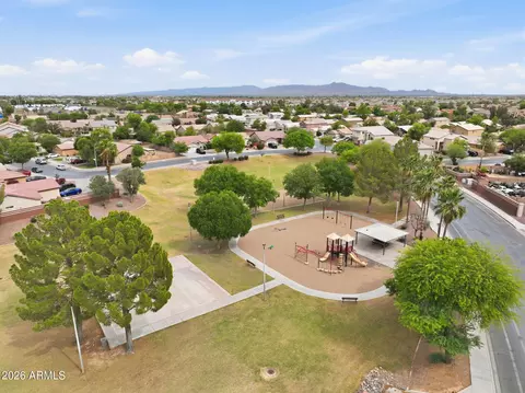 View/Area - 8006 W Whyman Ave, Phoenix, AZ 85043 photo 7 of 7