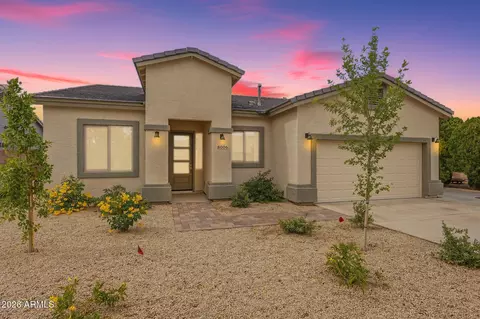 Exterior - 8006 W Whyman Ave, Phoenix, AZ 85043 photo 2 of 3