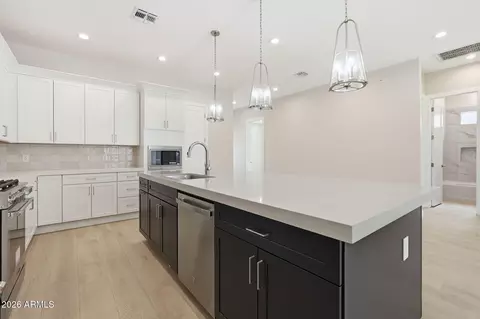 Kitchen - 8006 W Whyman Ave, Phoenix, AZ 85043 photo 2 of 4