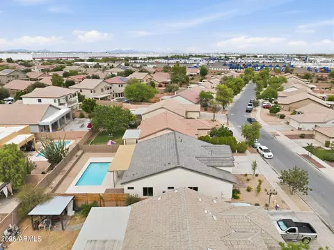 View/Area - 8006 W Whyman Ave, Phoenix, AZ 85043 photo 4 of 7
